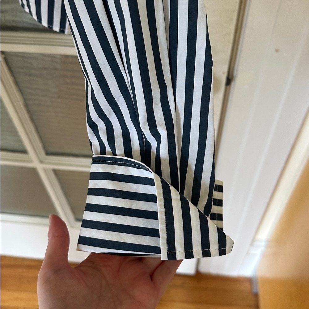 Frame Namu Cropped Black and White Pinstriped Organic Cotton Shirt - Picture 4 of 6